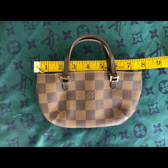 🥳💯Louis Vuitton pouch second accessories bag.💕 - Picture 3 of 6